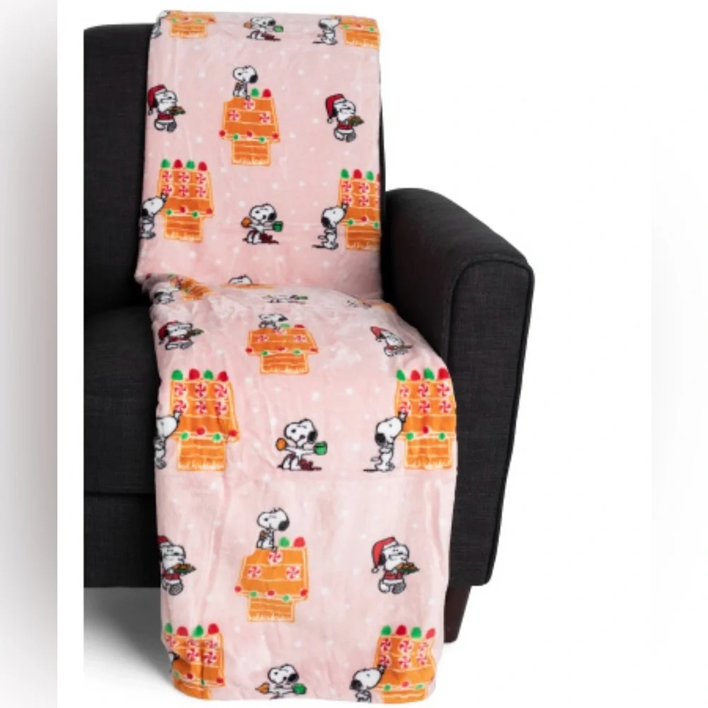 Peanuts NWT Snoopy Gingerbread Dreams 50 X 70 Velvetloft Plush Throw